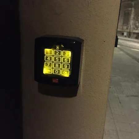 Frühstückspension Angioy 18 3*
