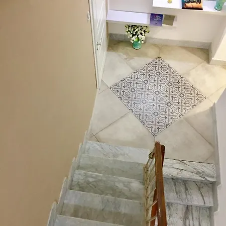 Alojamento de Acomodação e Pequeno-almoço Angioy 18